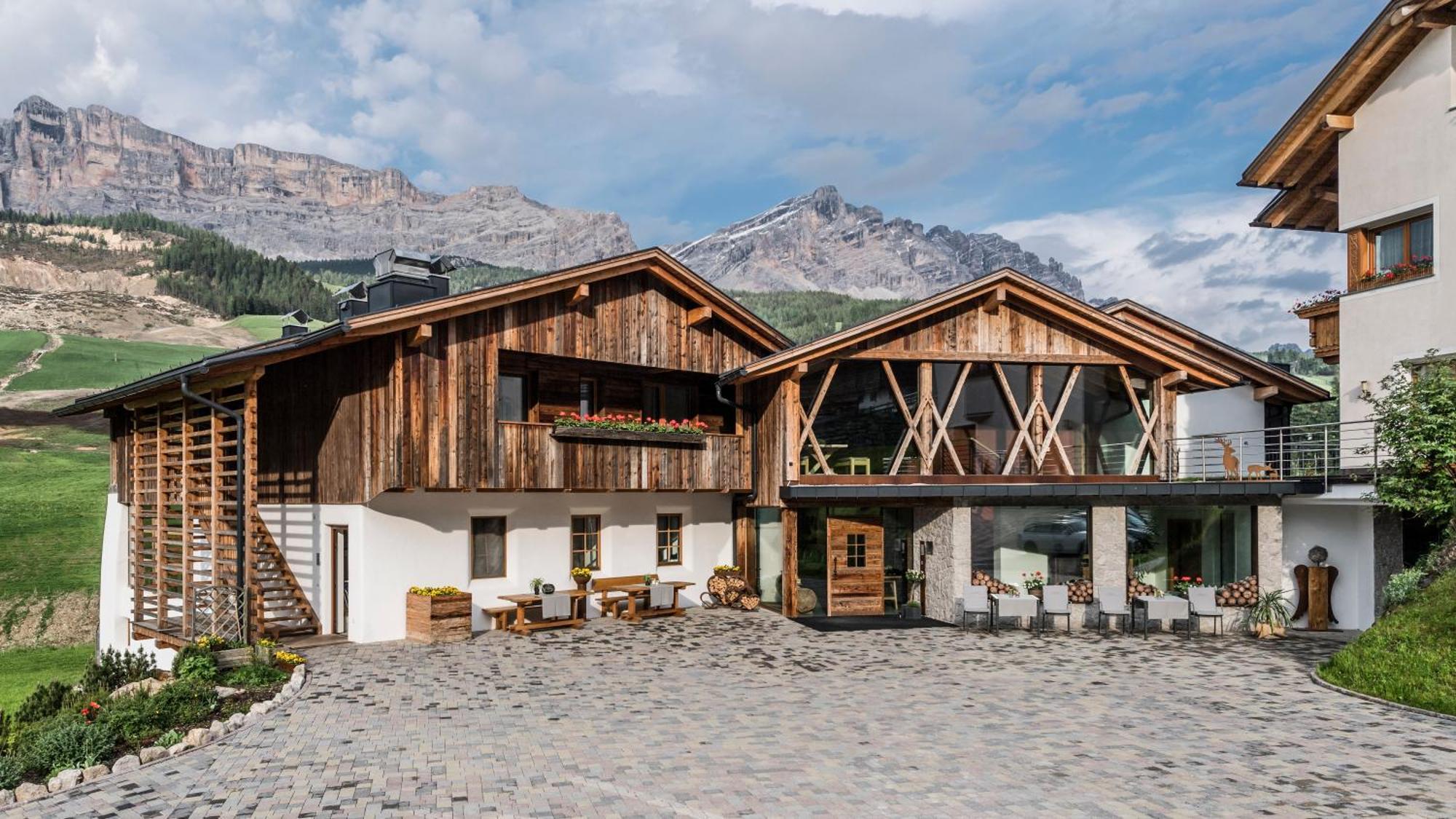 Miraval NaturHotel Badia (South Tyrol) Exterior foto